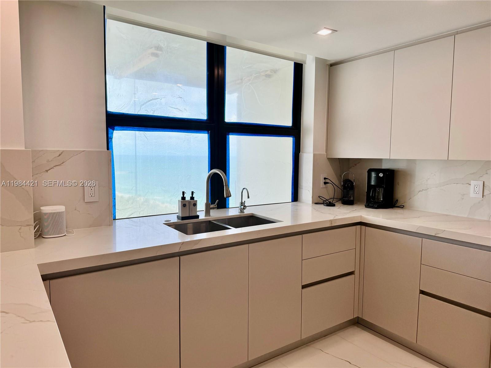 9801 Collins Ave 20e Property Photo 11