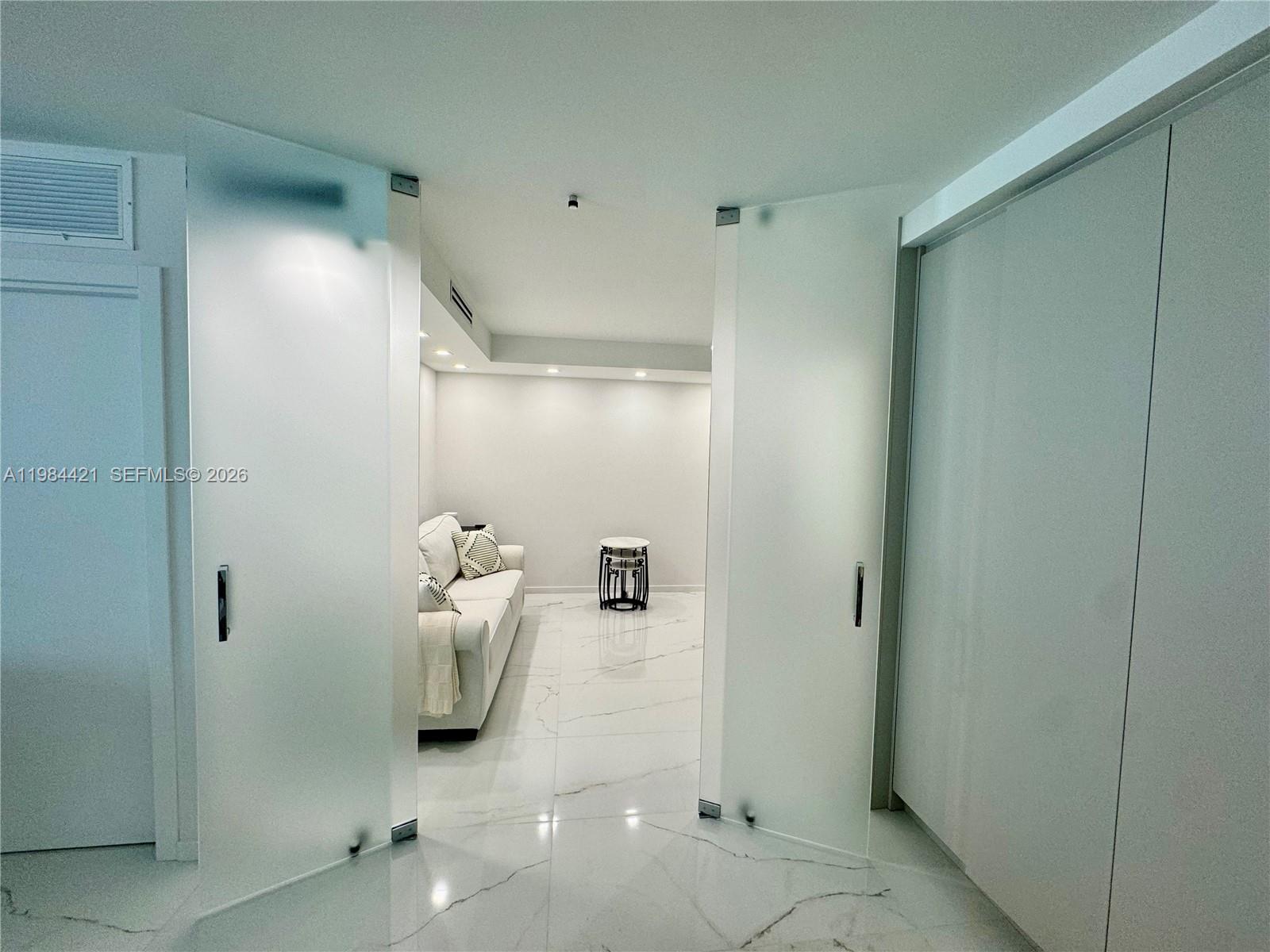 9801 Collins Ave 20e Property Photo 24