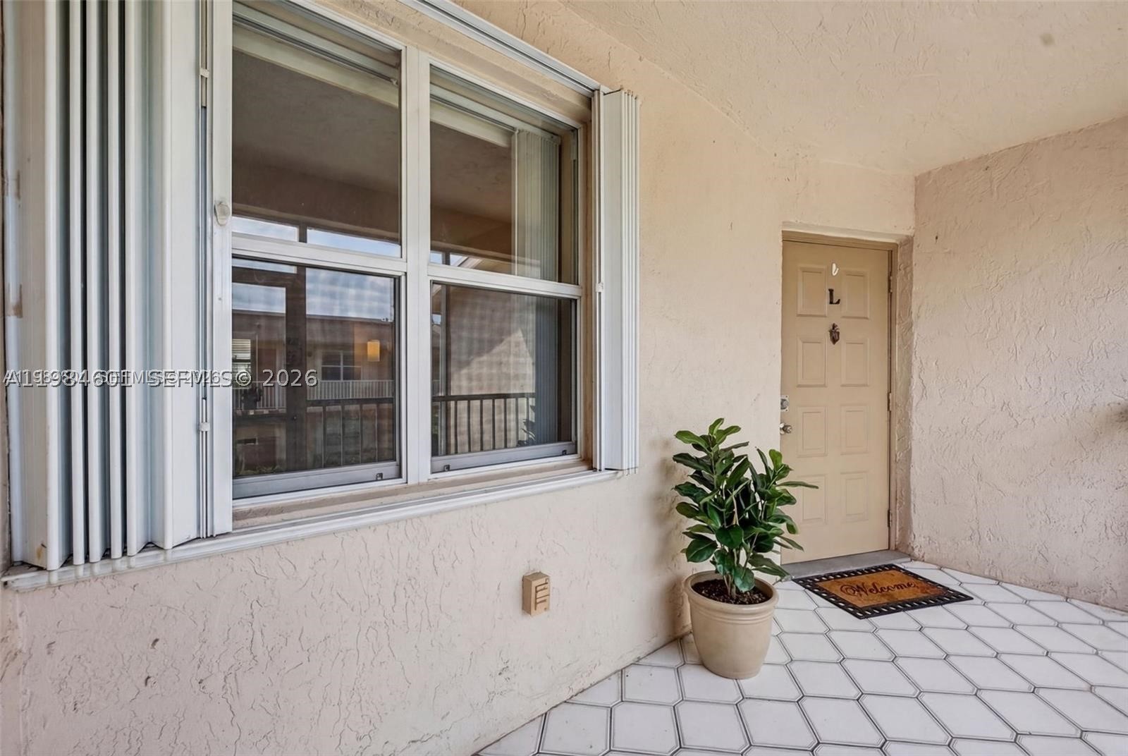 889 Hamilton Dr 889l Property Photo 6