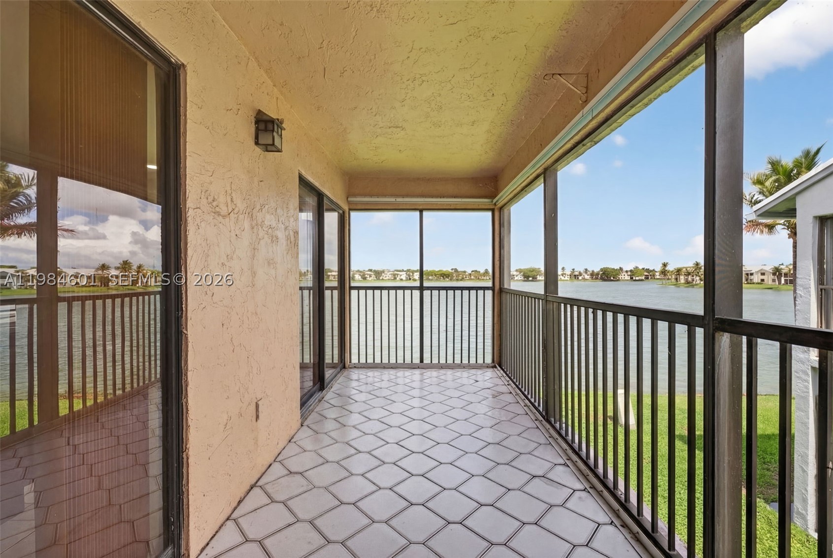 889 Hamilton Dr 889l Property Photo 24
