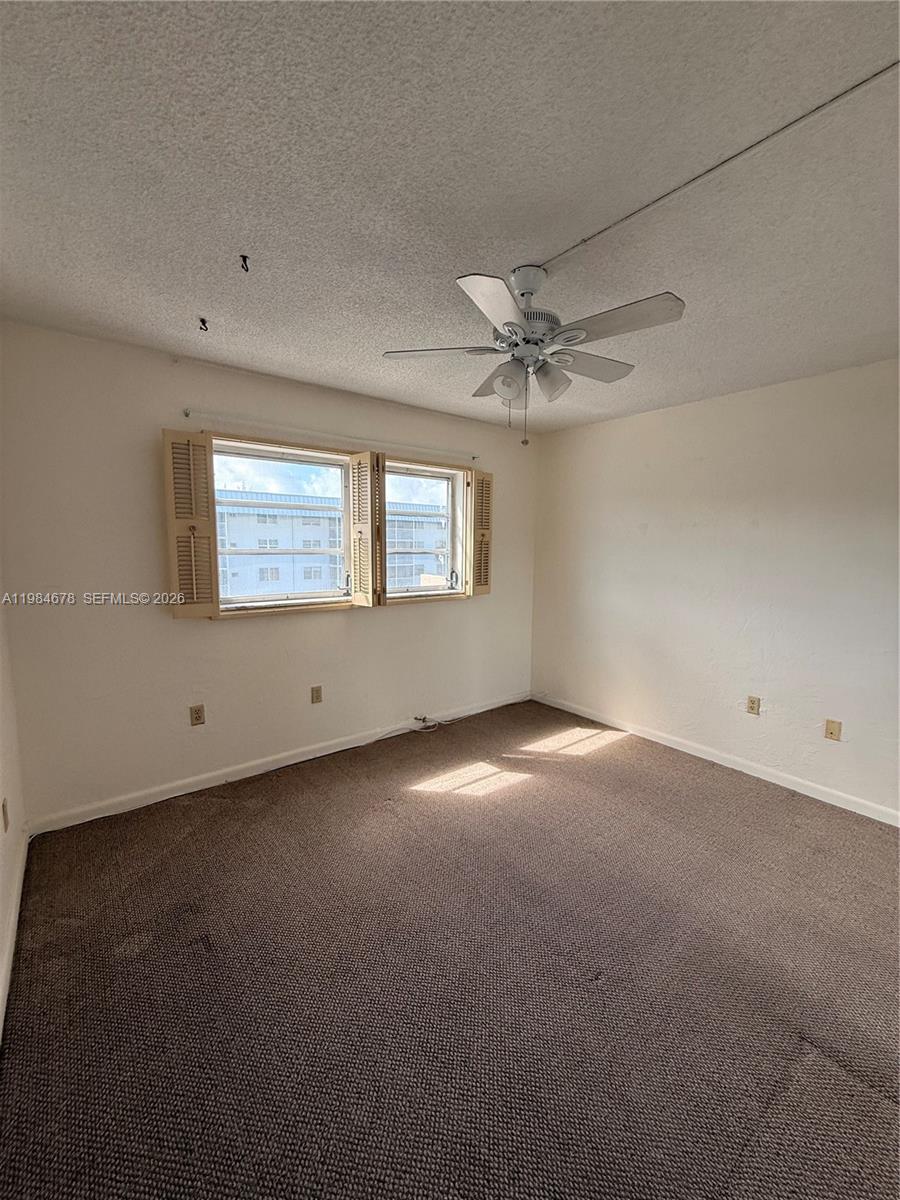 3860 Ne 170th St 304 Property Photo 11