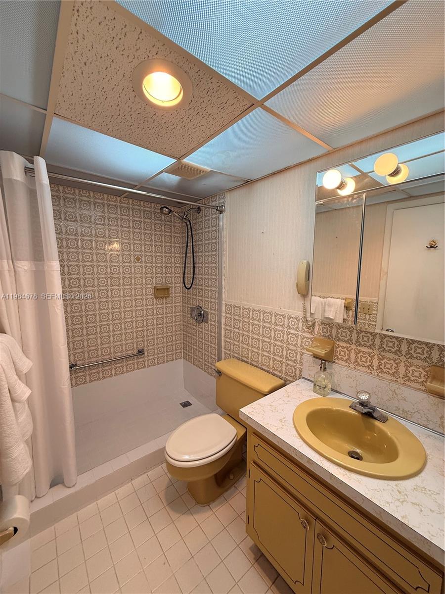 3860 Ne 170th St 304 Property Photo 15