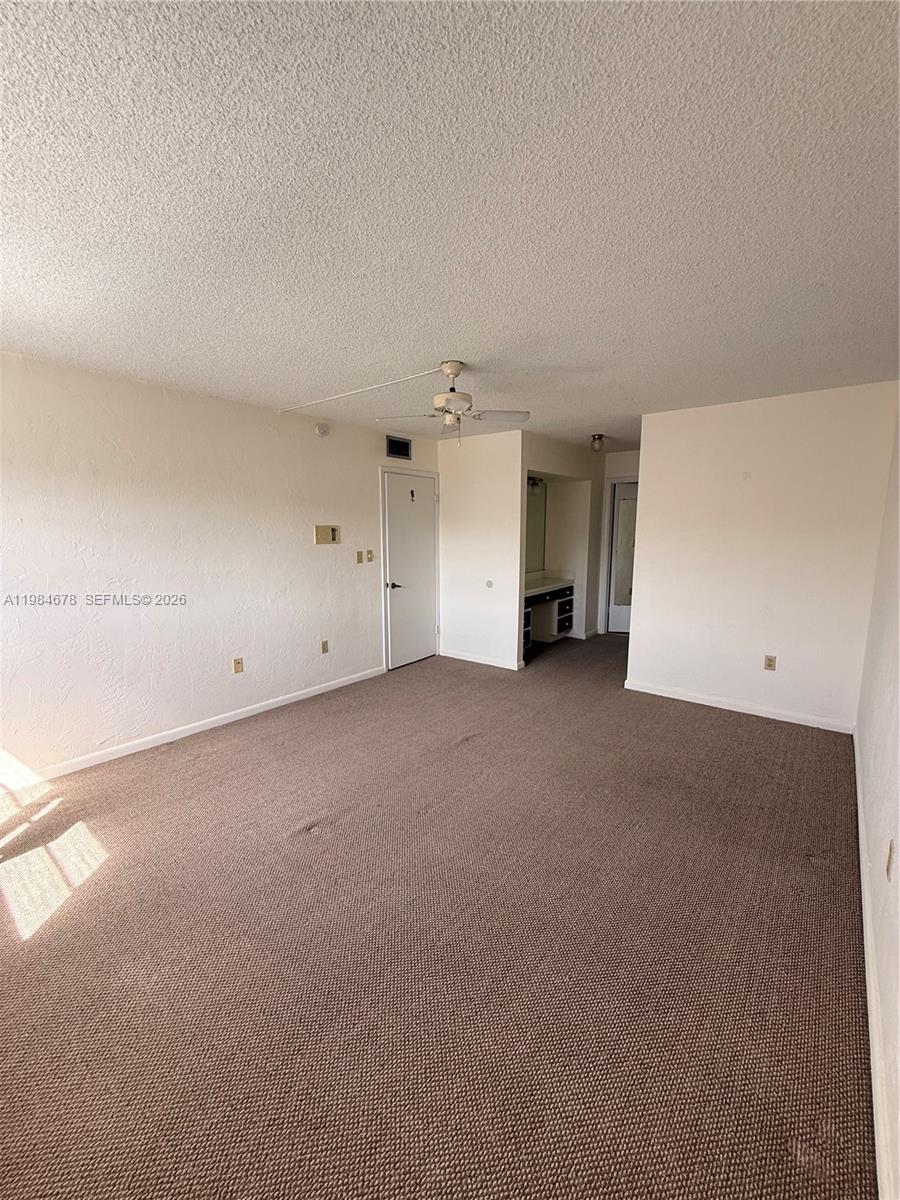 3860 Ne 170th St 304 Property Photo 17