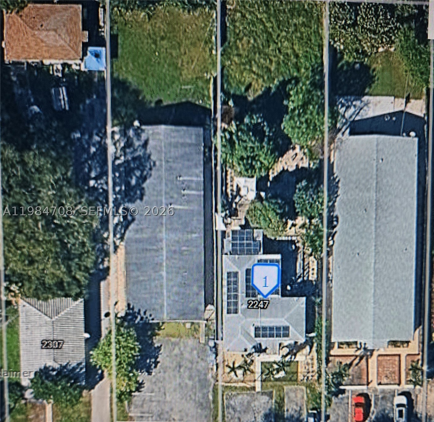 2247 Jackson St Property Photo 3