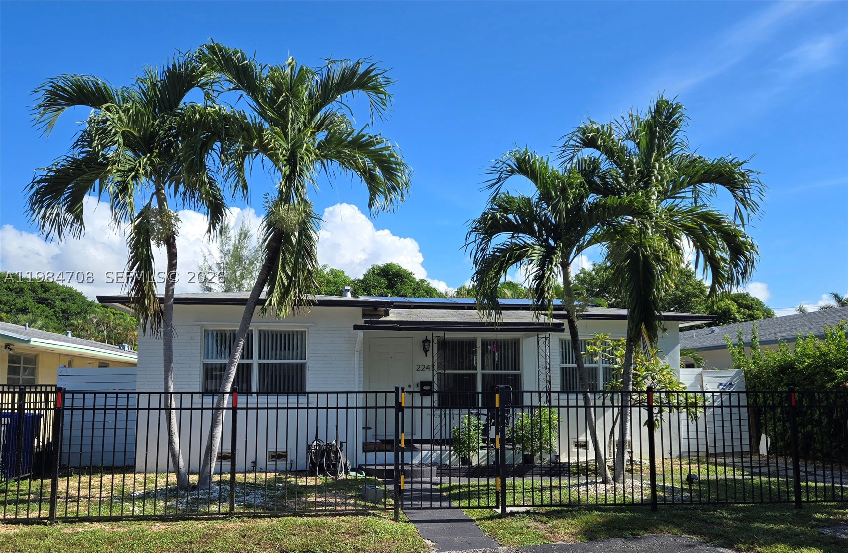 2247 Jackson St Property Photo 4