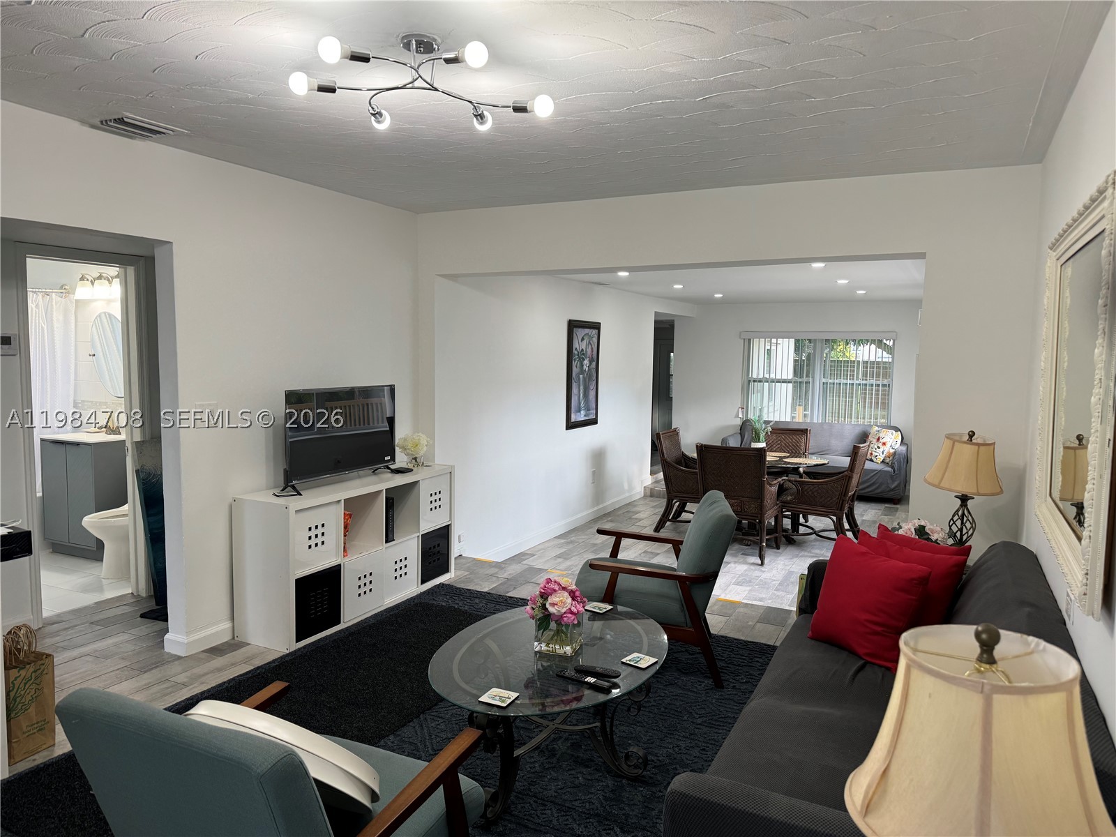 2247 Jackson St Property Photo 6