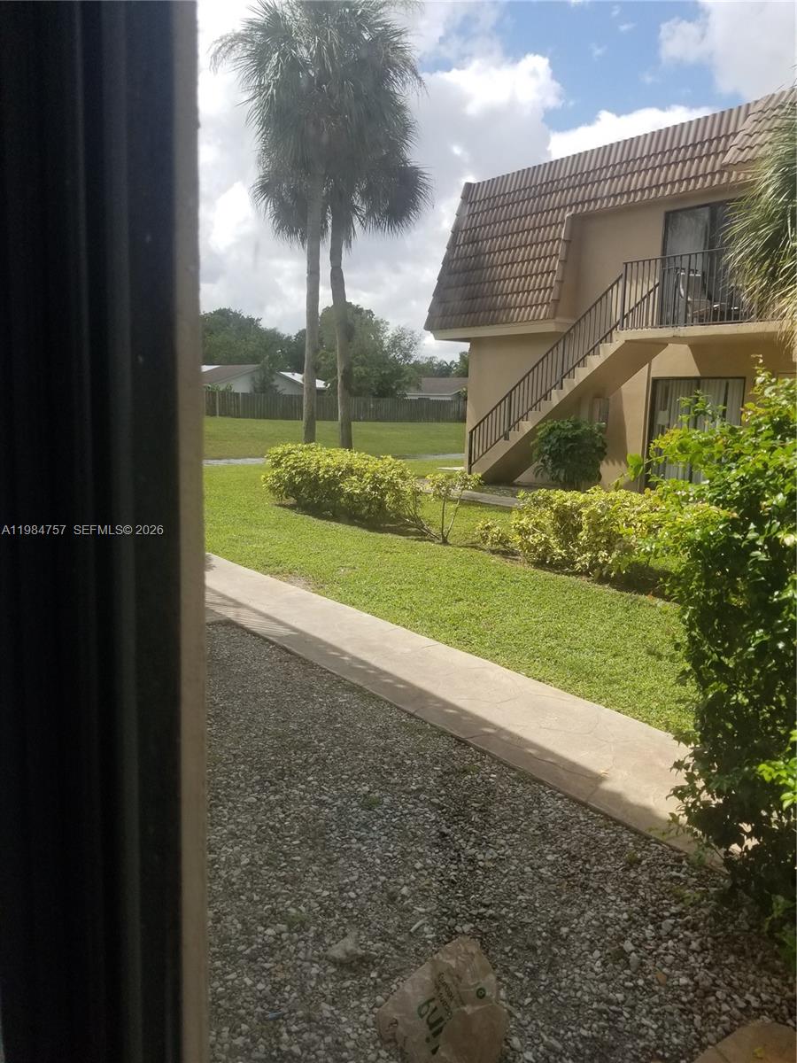 10886 Royal Palm Blvd 10886 Property Photo 5