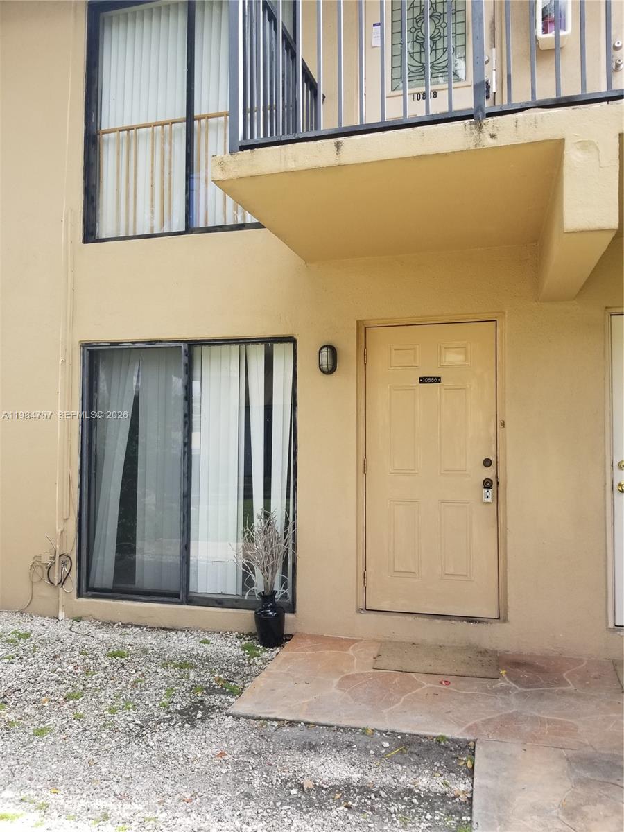 10886 Royal Palm Blvd 10886 Property Photo 6