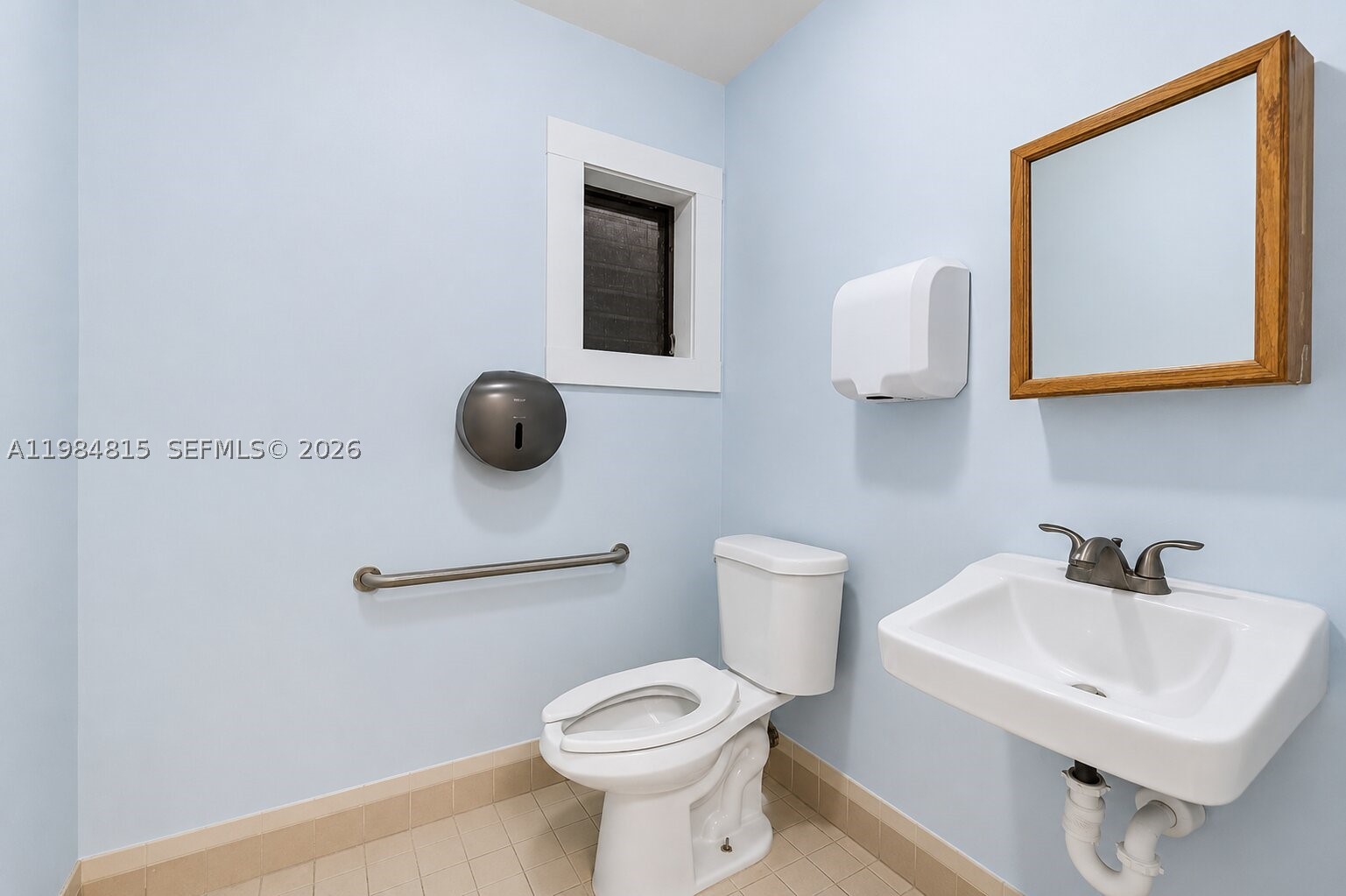 505 N Krome Ave Property Photo 16