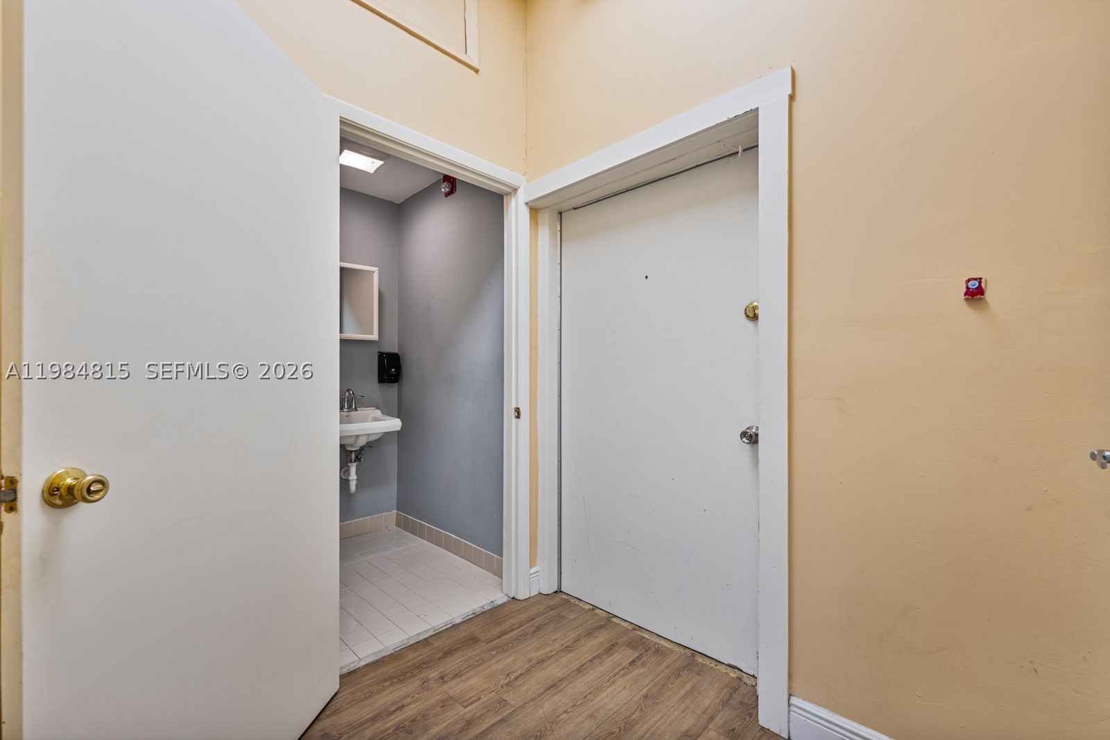 505 N Krome Ave Property Photo 19