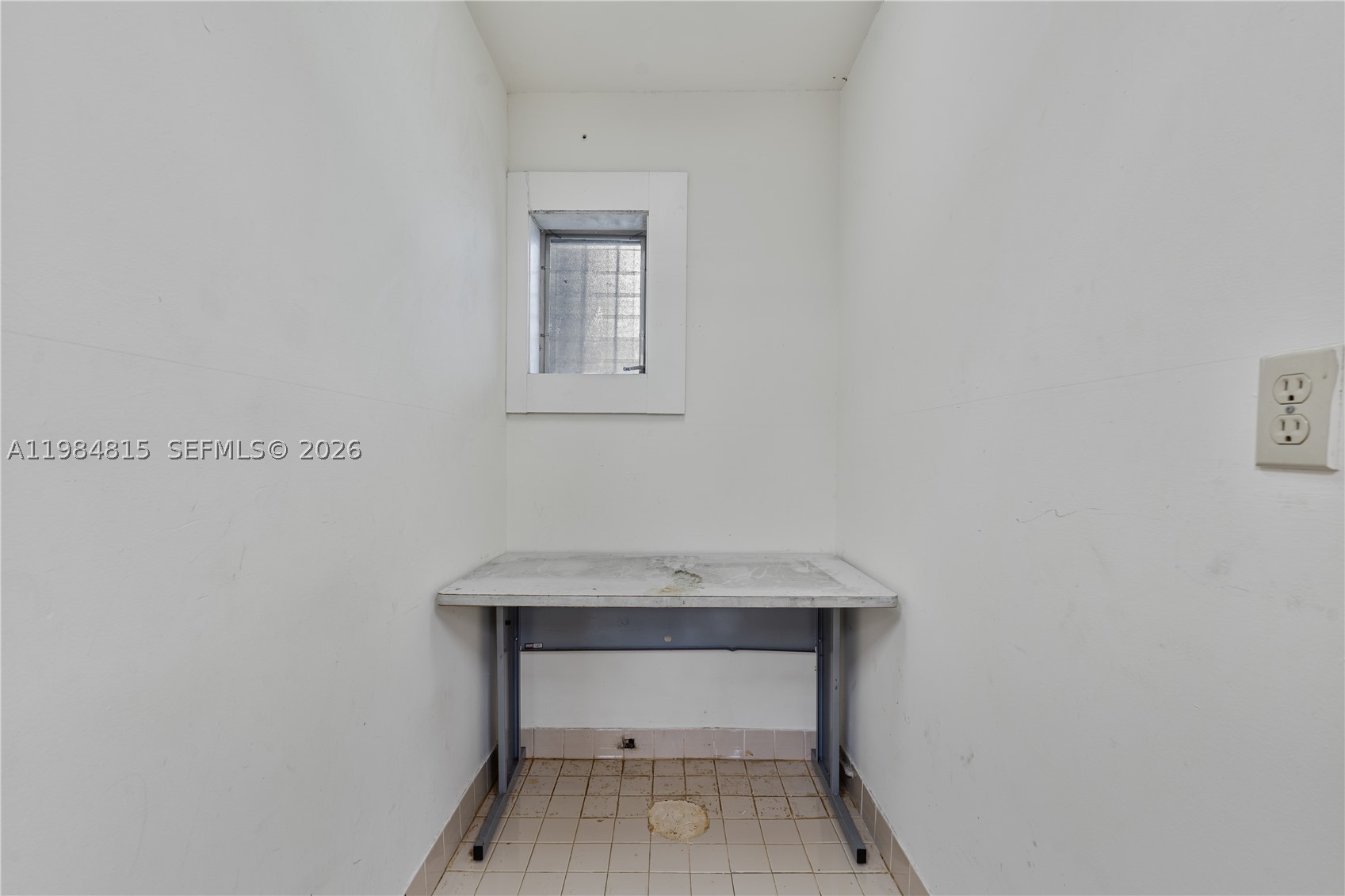 505 N Krome Ave Property Photo 21