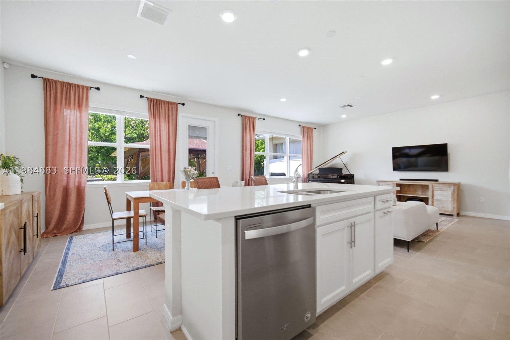 1628 Myrtle Oak Ter Property Photo 6