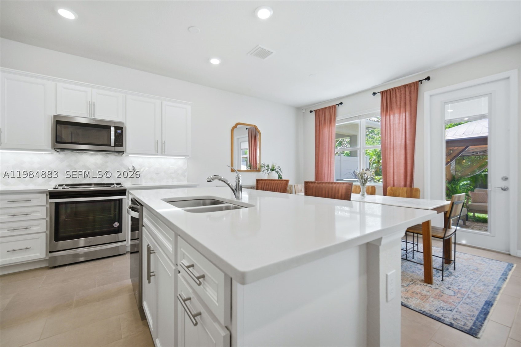 1628 Myrtle Oak Ter Property Photo 8