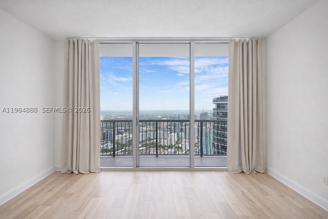 1750 N Bayshore Dr 3811 Property Photo 1