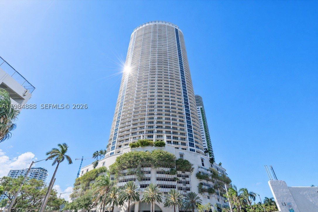 1750 N Bayshore Dr 3811 Property Photo 3