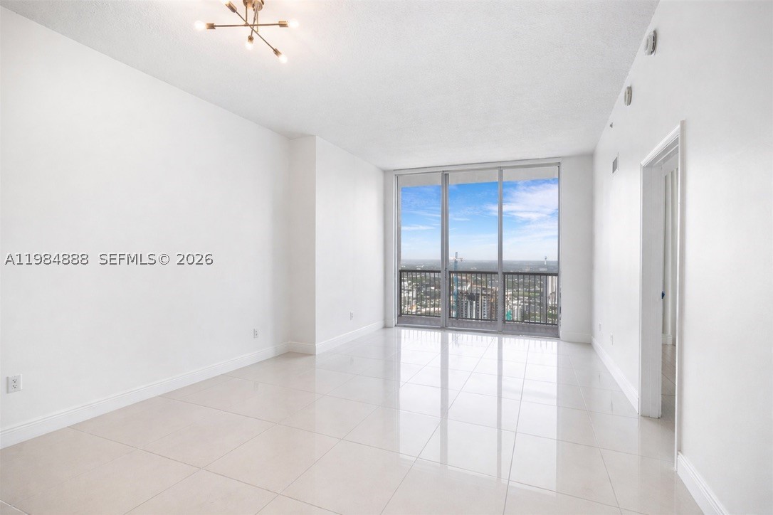 1750 N Bayshore Dr 3811 Property Photo 5