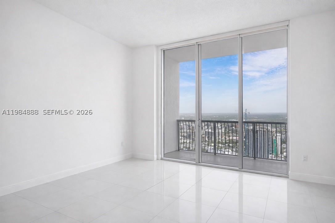 1750 N Bayshore Dr 3811 Property Photo 7