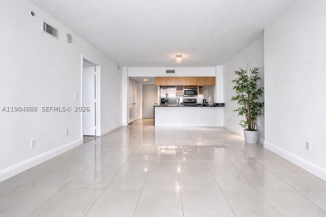 1750 N Bayshore Dr 3811 Property Photo 9