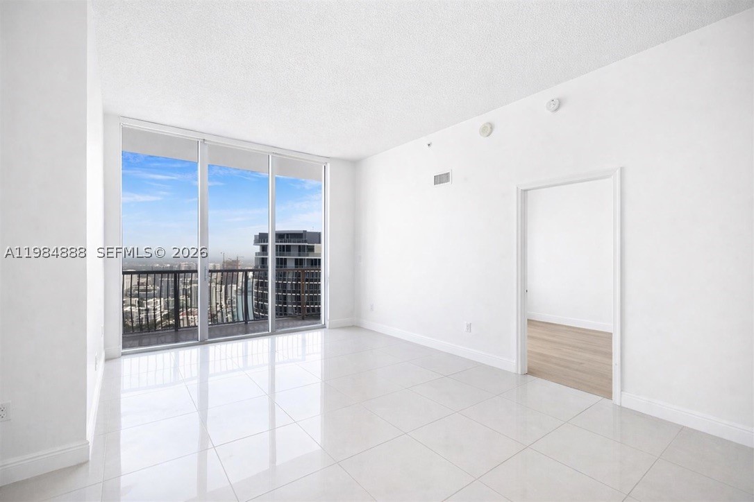 1750 N Bayshore Dr 3811 Property Photo 10