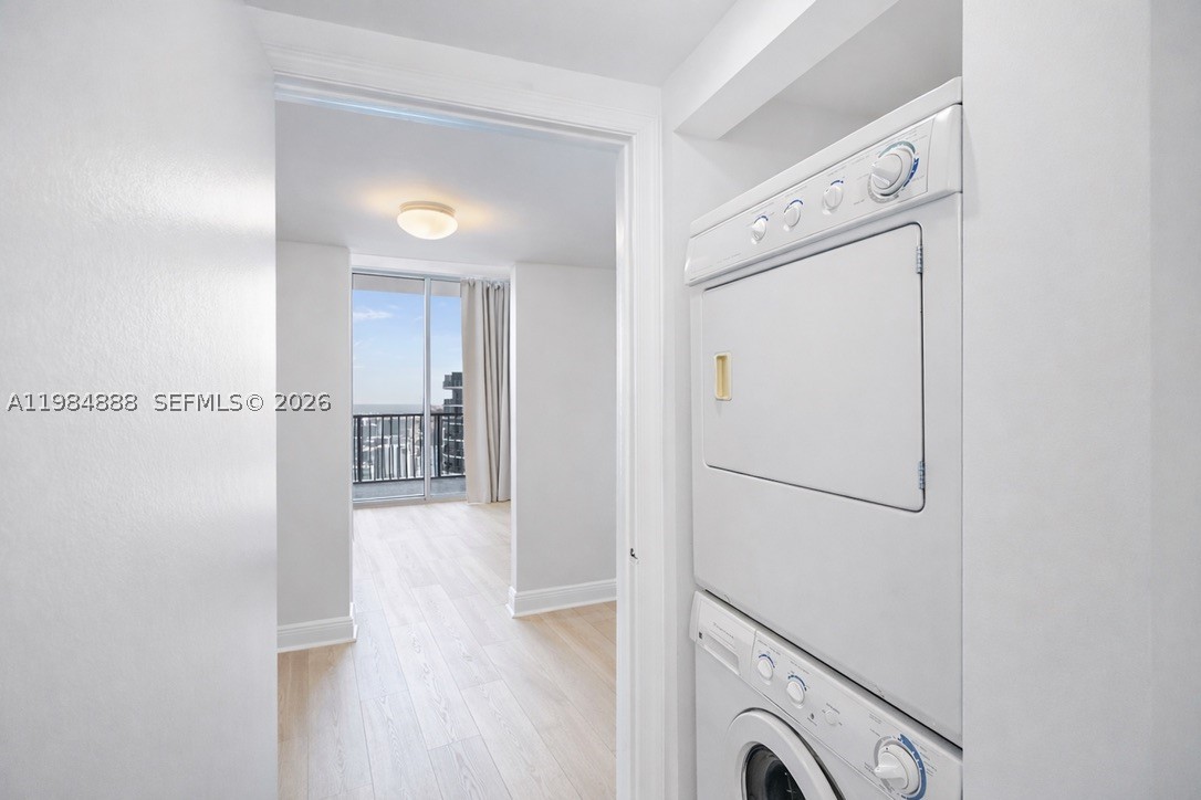 1750 N Bayshore Dr 3811 Property Photo 11