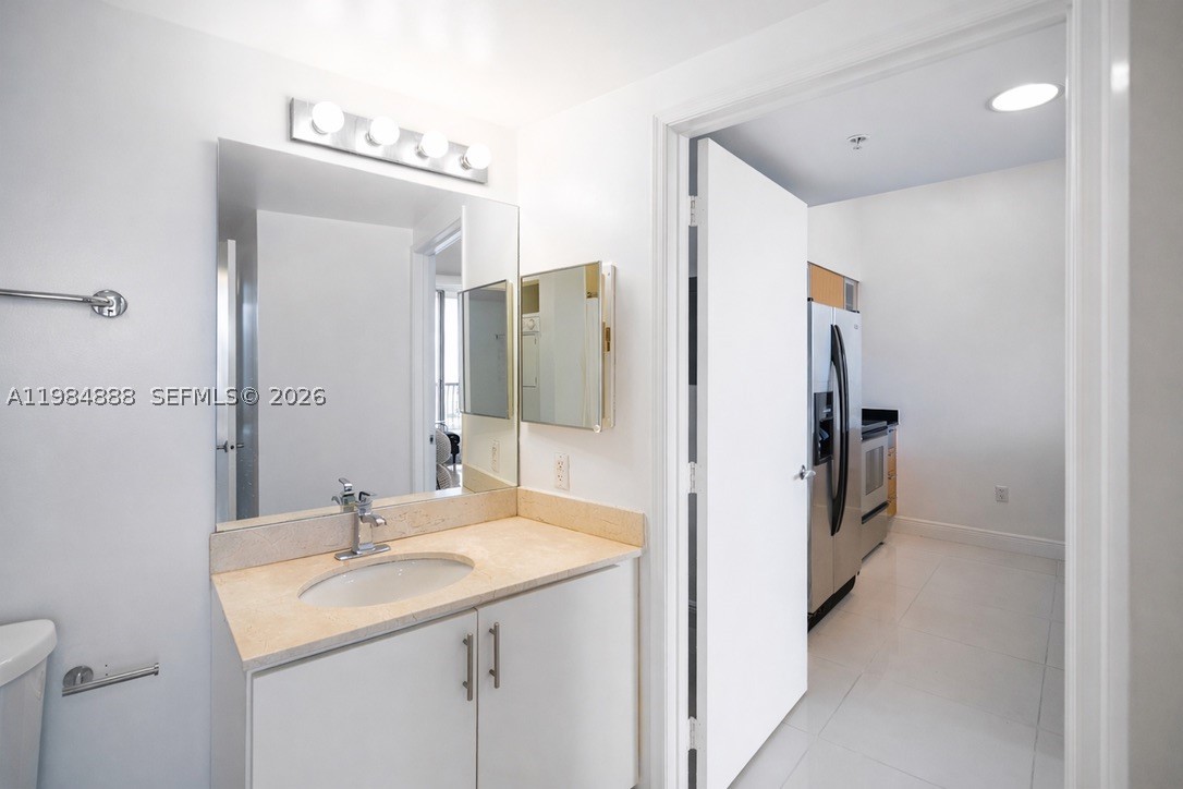 1750 N Bayshore Dr 3811 Property Photo 12