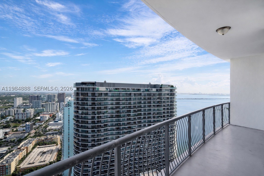 1750 N Bayshore Dr 3811 Property Photo 17