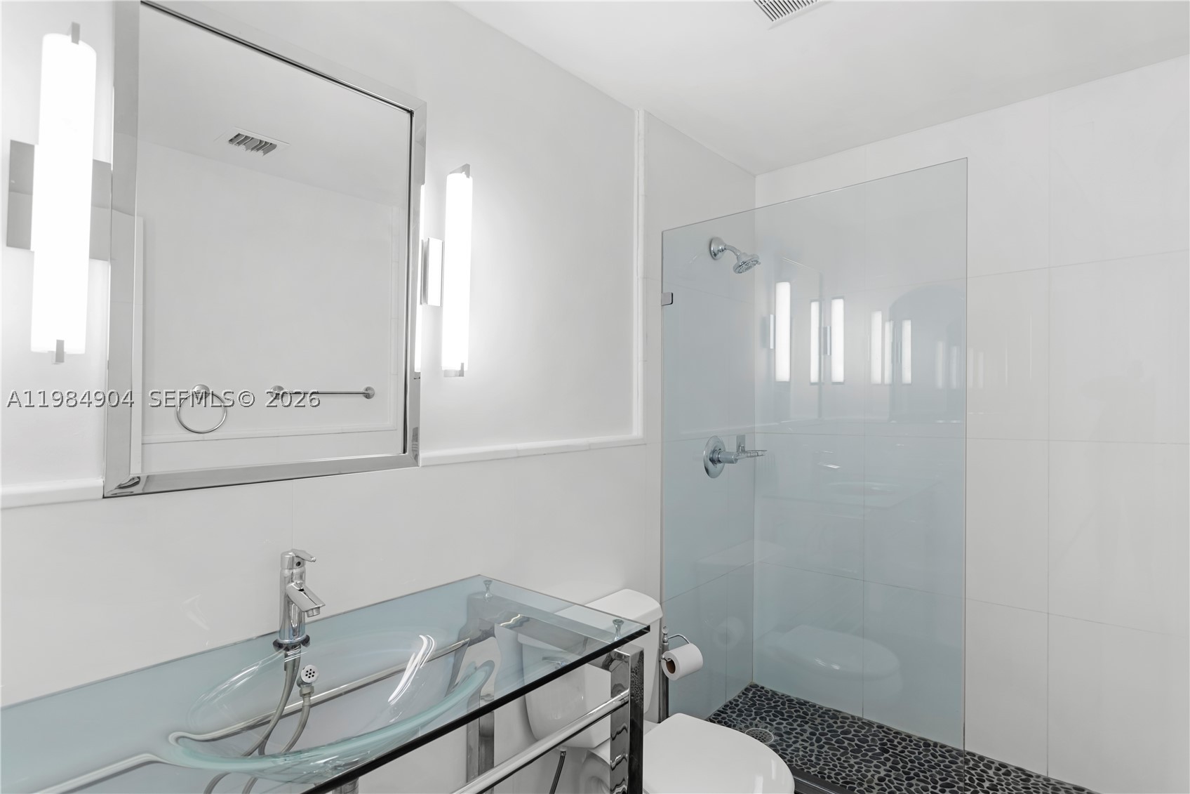 1000 Venetian Way 303 Property Photo 9