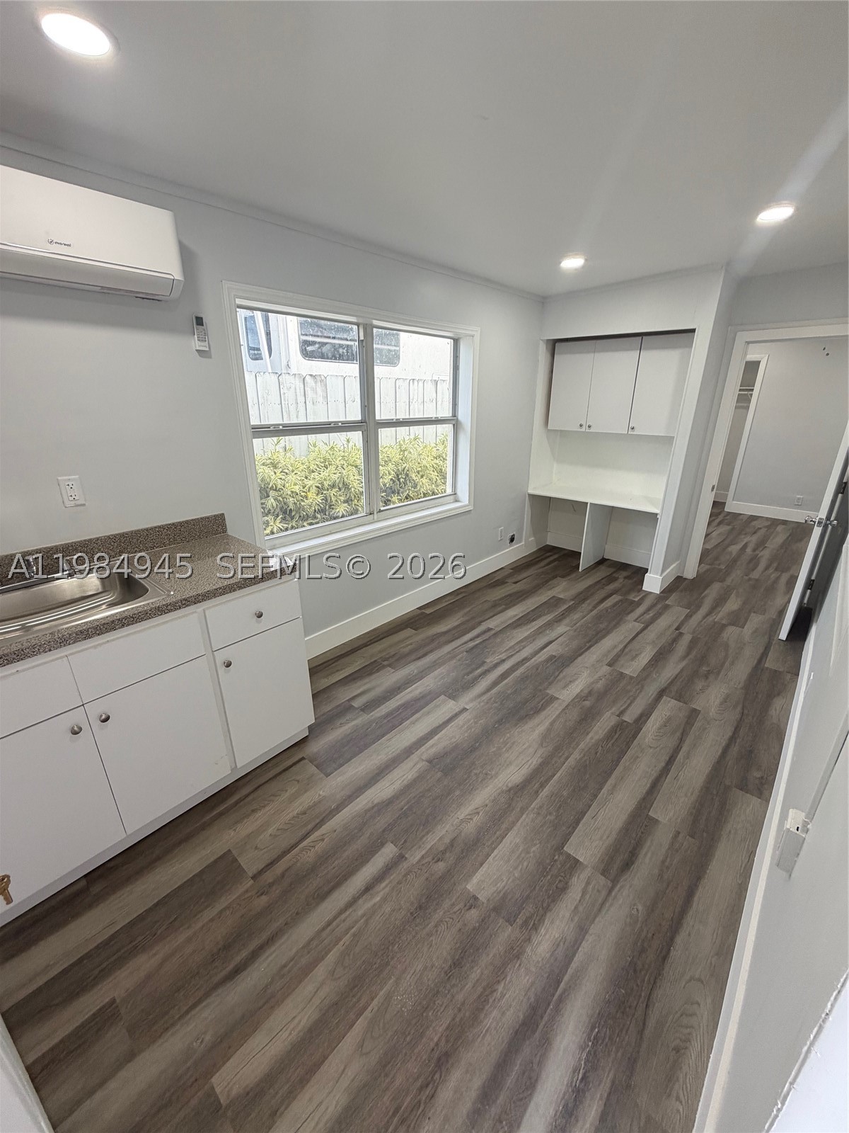 531 Ne 58th St 3 Property Photo 1