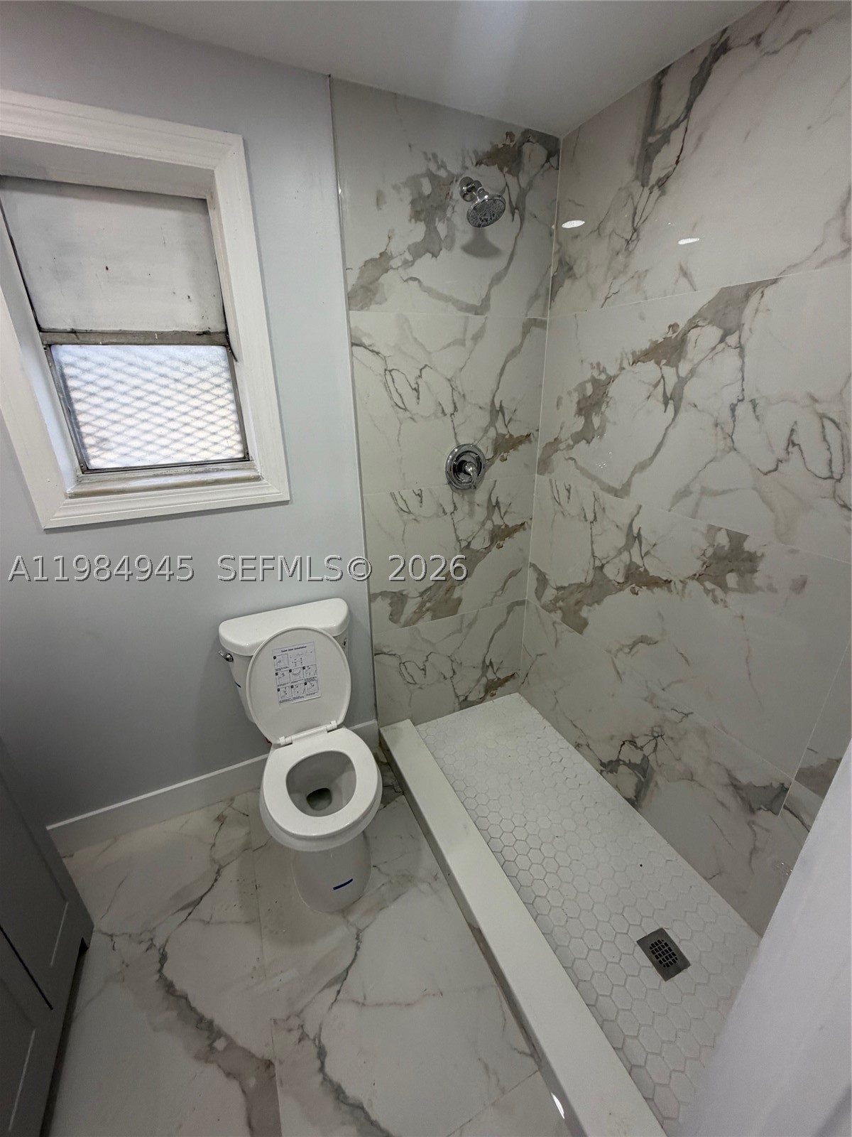 531 Ne 58th St 3 Property Photo 5