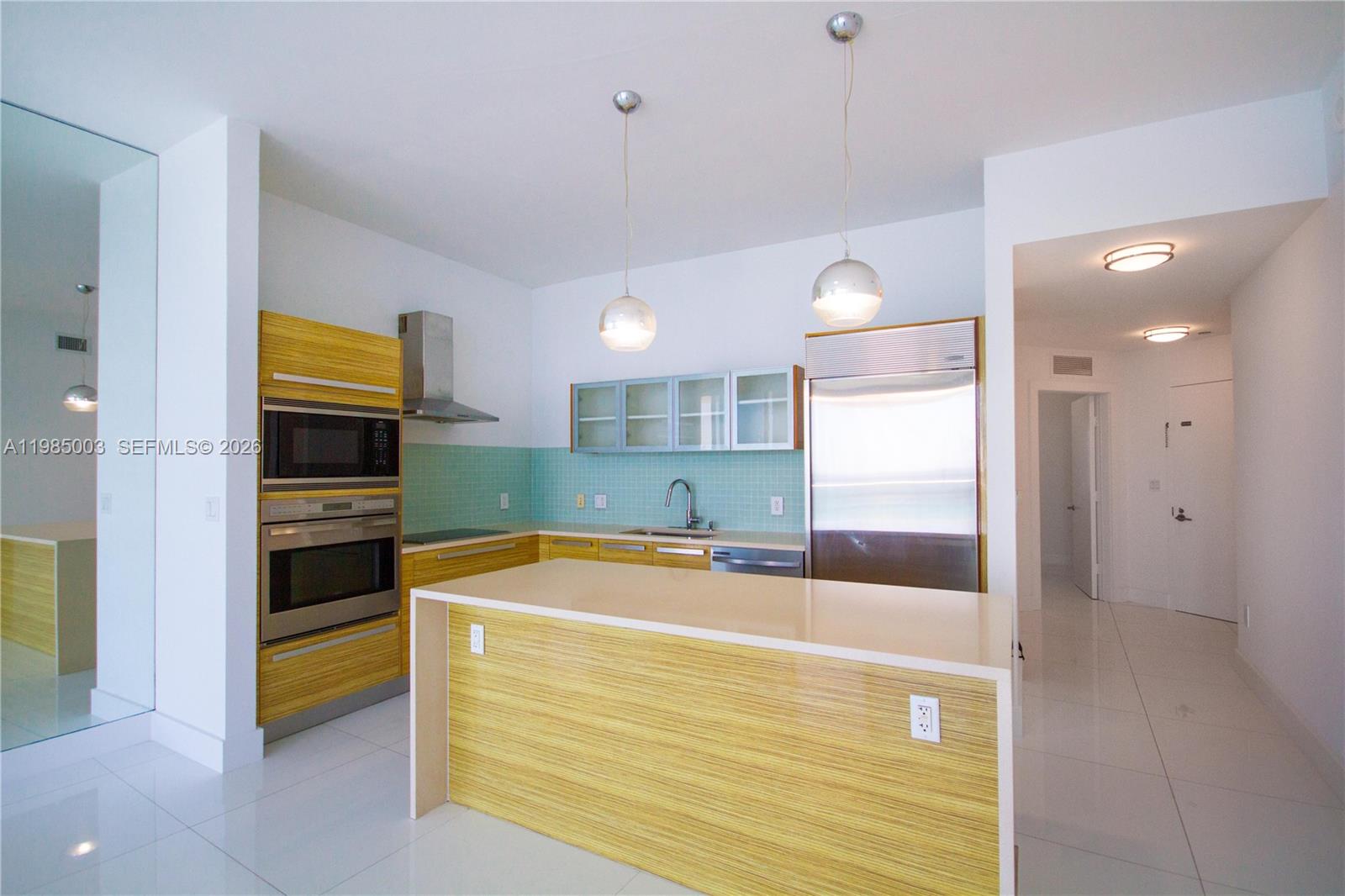 2020 N Bayshore Dr 2204 Property Photo 6