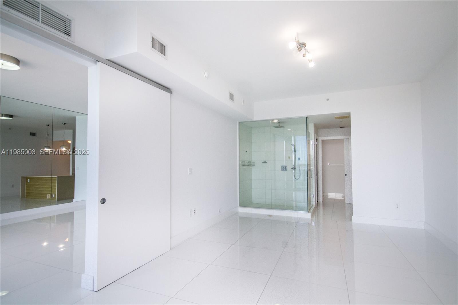2020 N Bayshore Dr 2204 Property Photo 13
