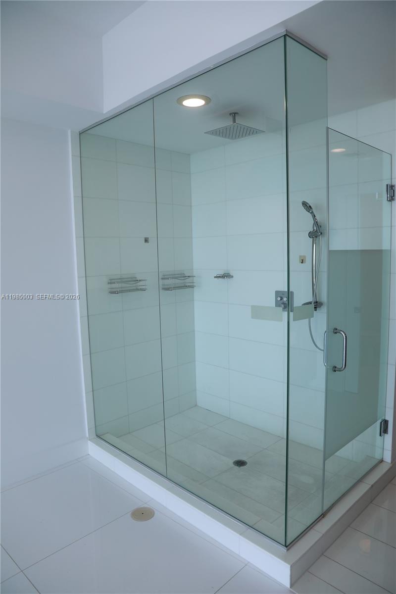 2020 N Bayshore Dr 2204 Property Photo 20