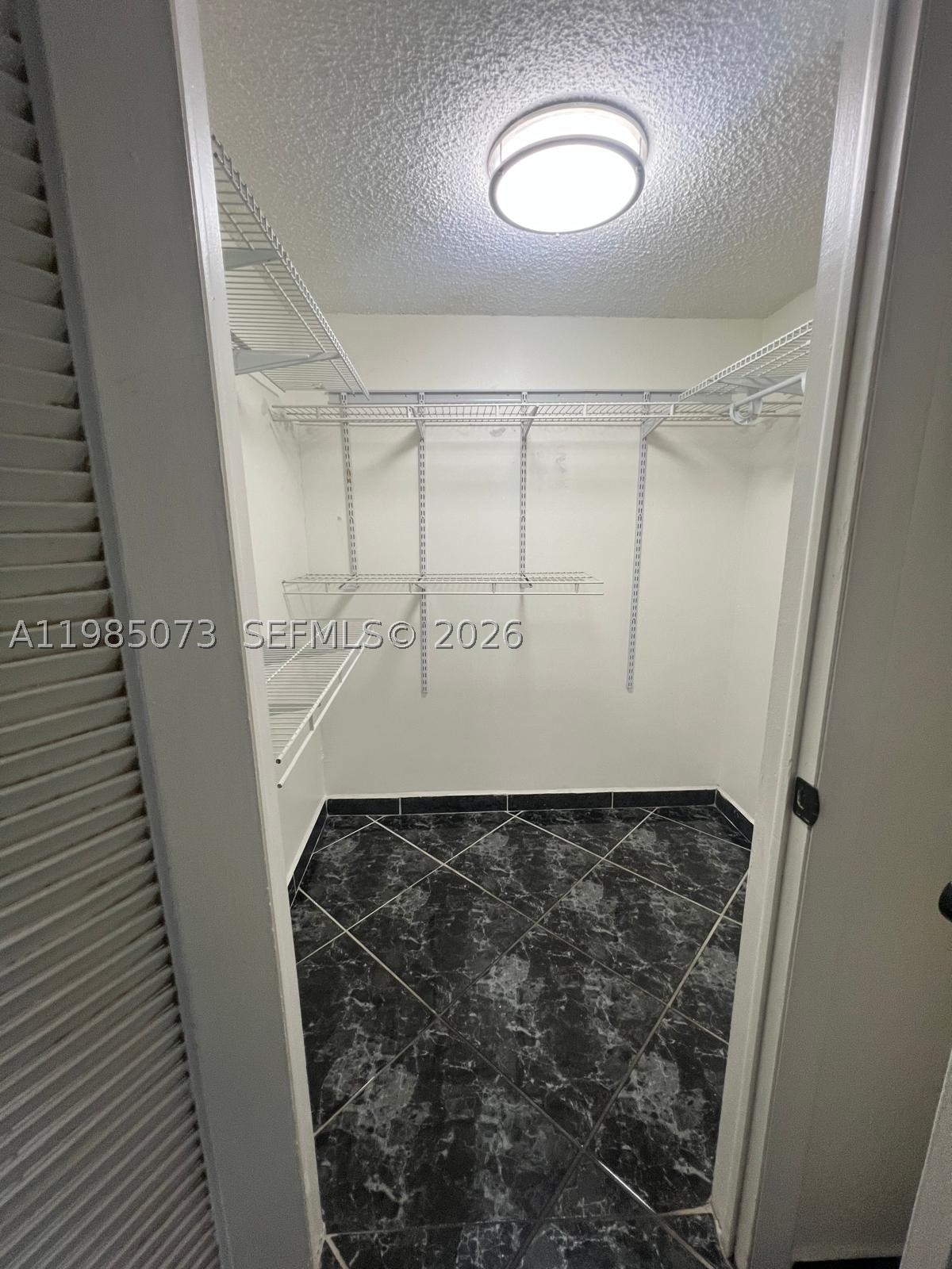1900 W 68th St D207 Property Photo 20