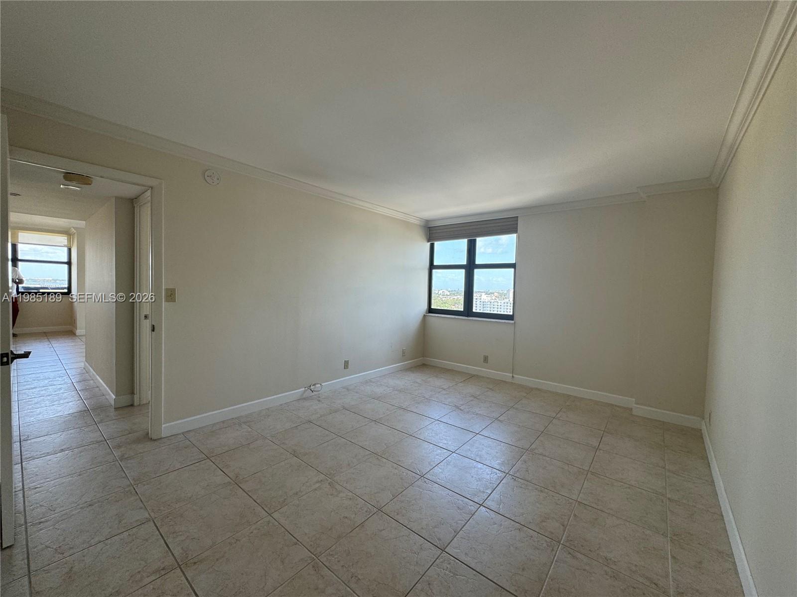2555 Collins Ave 2002 Property Photo 24