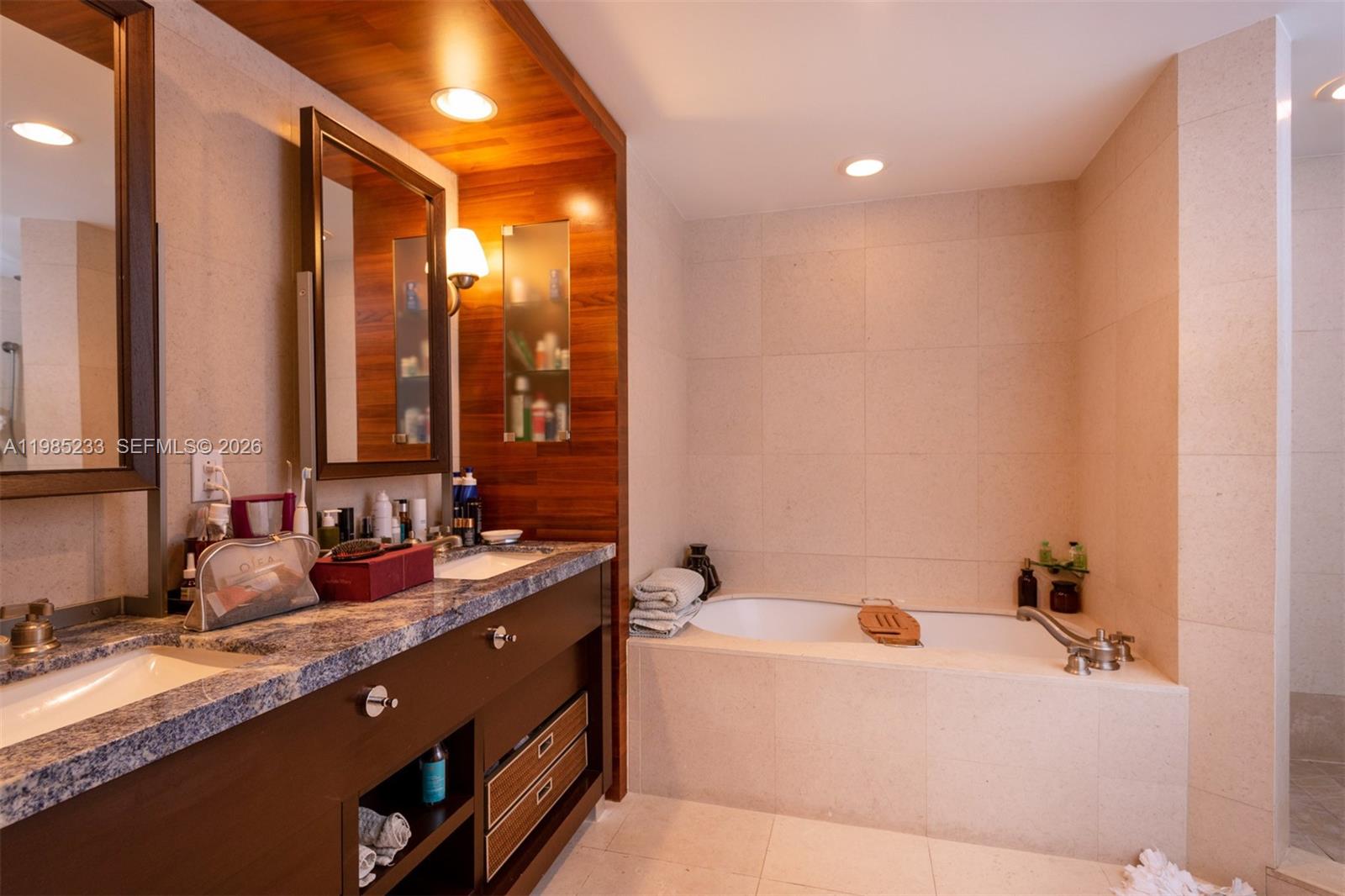 6799 Collins Ave 906 Property Photo 10