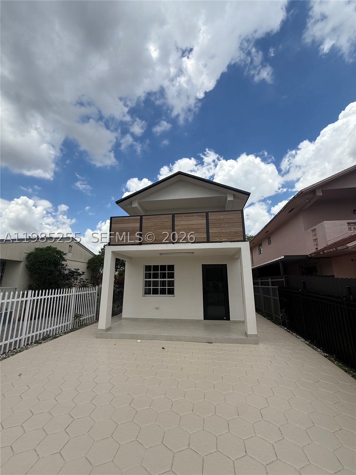 370 Flagami Blvd Property Photo 1