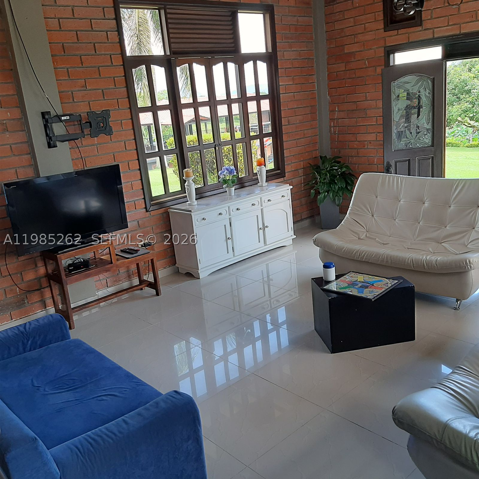 A11985262 Property Photo 17