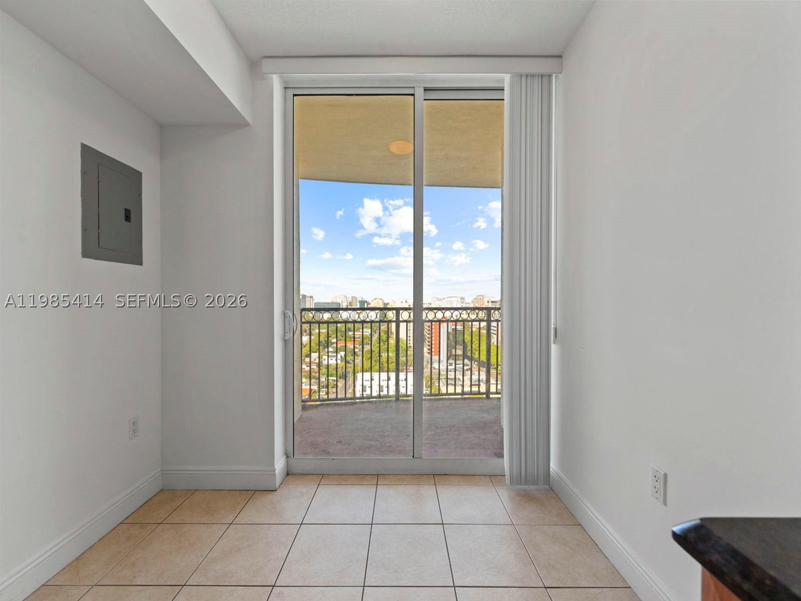 3232 Sw 22nd Ter 1609 Property Photo 11