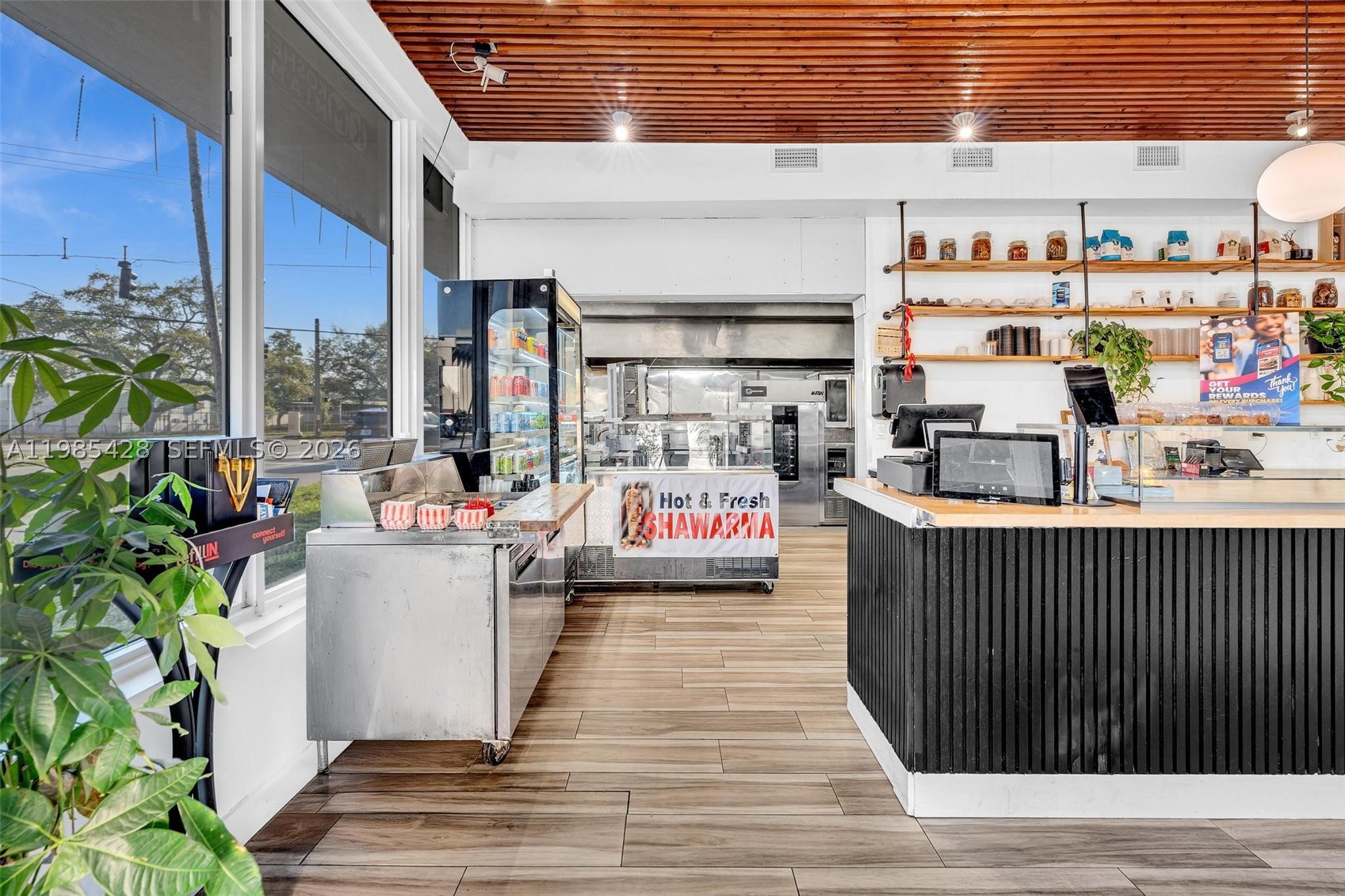 992 Ne 167th St Property Photo 6