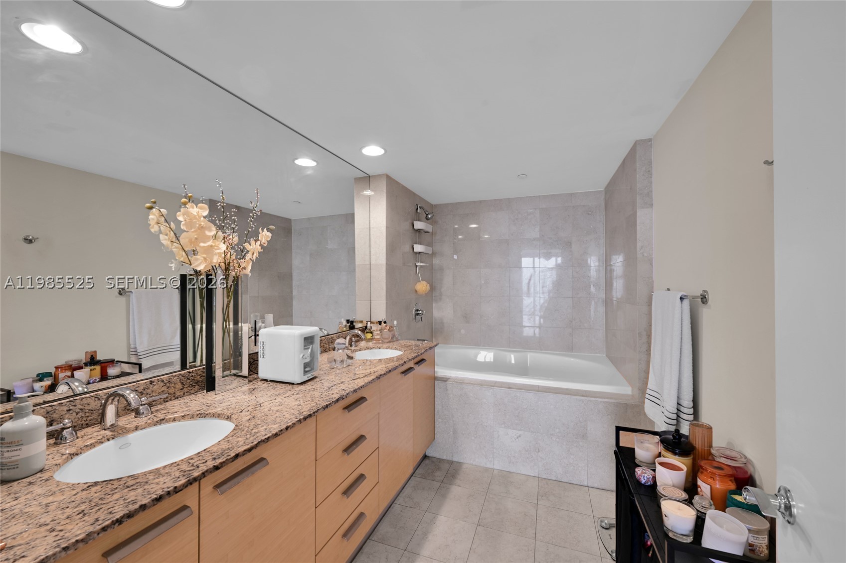 1800 S Ocean Drive 3908 Property Photo 8
