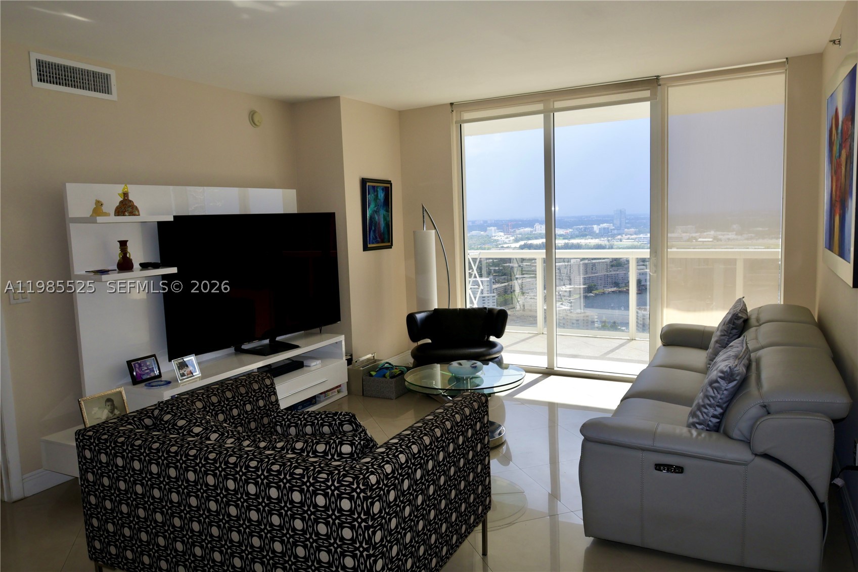 1800 S Ocean Drive 3908 Property Photo 14