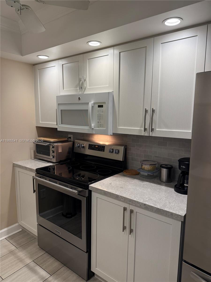 608 Waterside Dr 608 Property Photo 3