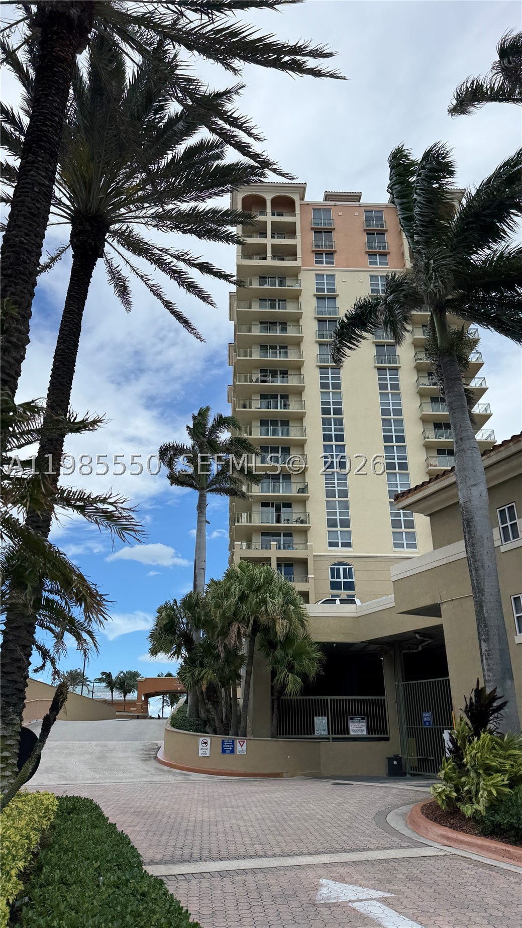 2080 S Ocean Dr 905 Property Photo 2