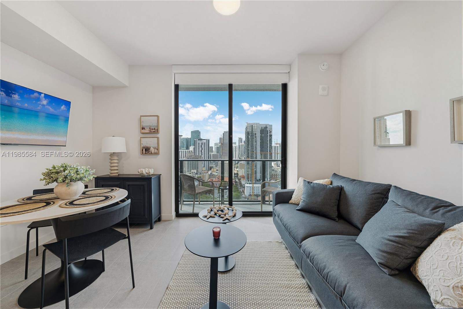121 NE 5th 2604 Property Photo 1