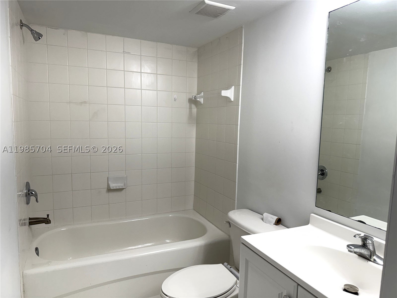 1260 Se 28th Ct 104 Property Photo 9