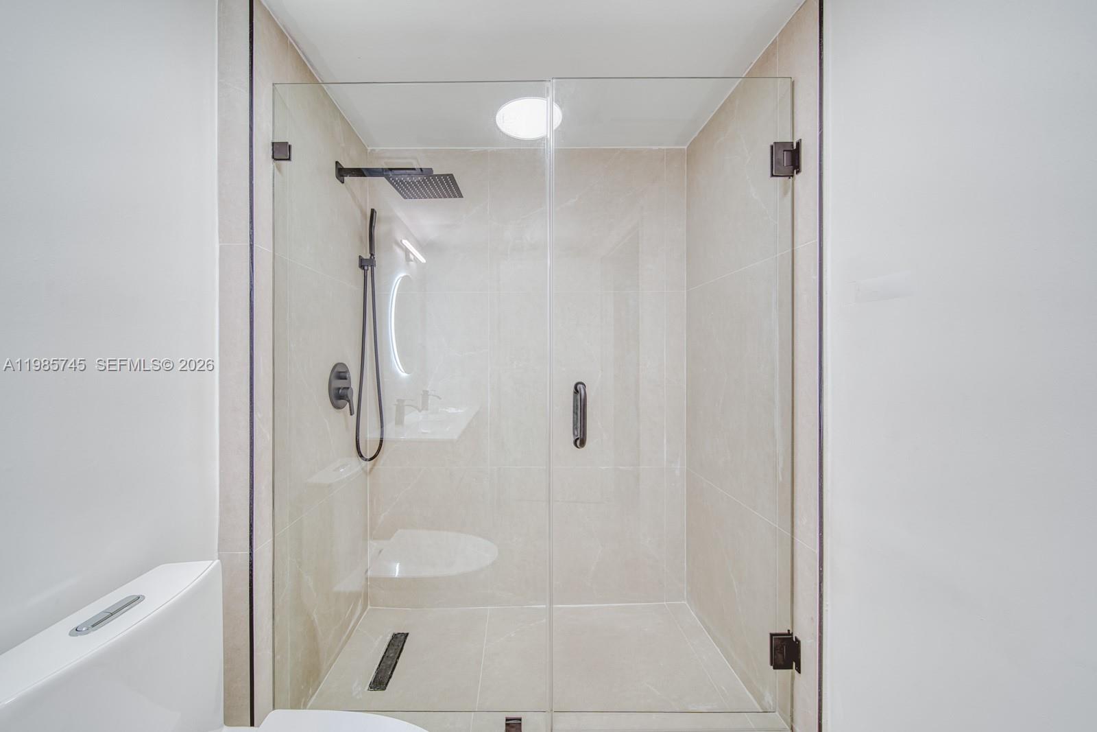2301 Collins Ave 311 Property Photo 19