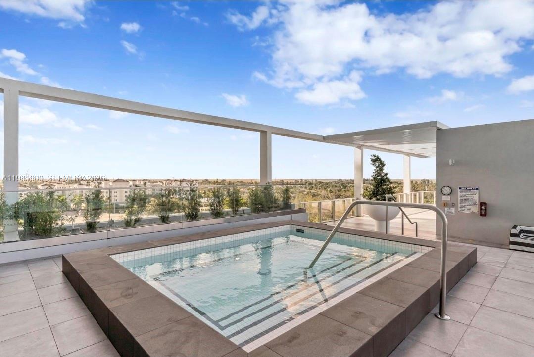 2000 Metropica Way 2507 Property Photo 11