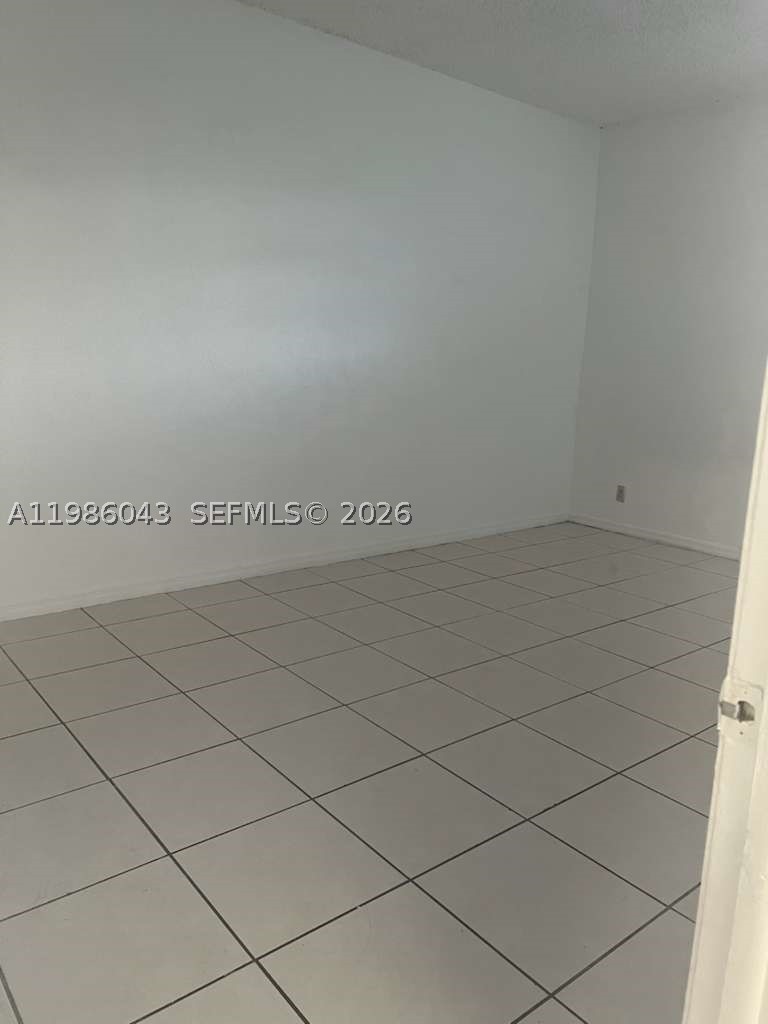 4550 Nw 9th St 114e Property Photo 6