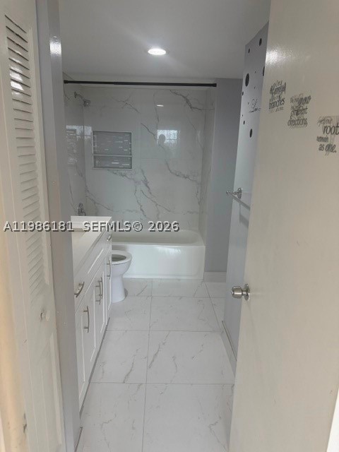 4164 Inverrary Dr 913 Property Photo 12