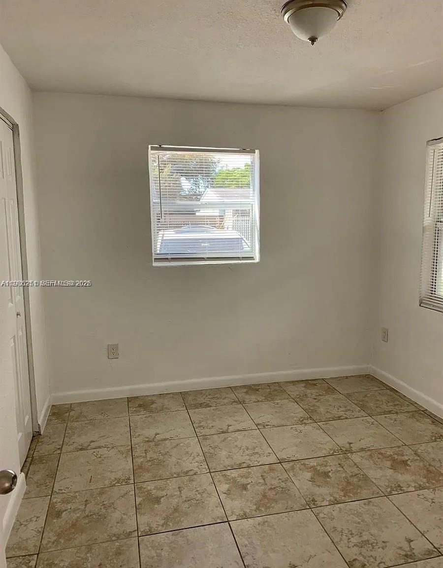 1277 Nw 58th St Property Photo 2